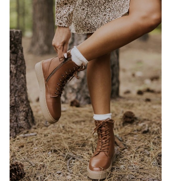 Roolee just wandering leather lace up platform boots 7 NEW - Picture 2 of 14